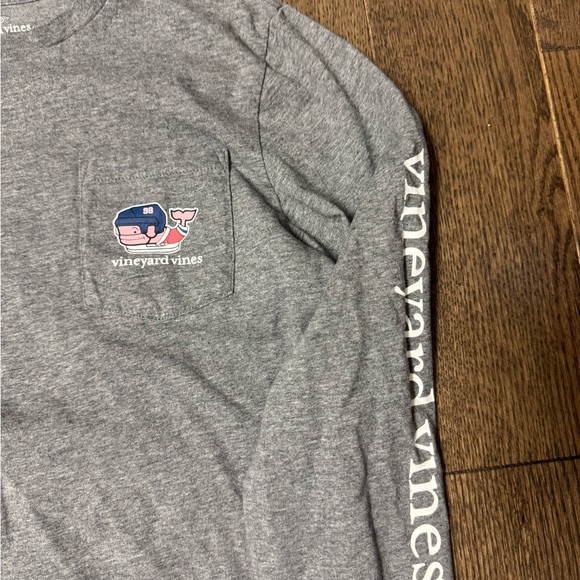 Vineyard Vines Charcoal Pond Hockey Whale Long Sleeve Tee size L - Picture 3 of 5